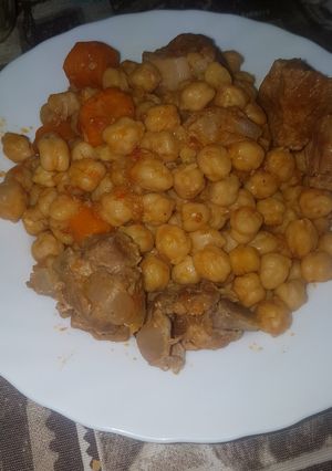 Foto principal de Garbanzos con costillas en olla rápida
