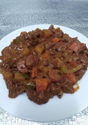 A picture of Beef Caldereta/Menudo 😋 Pinoy Dish.