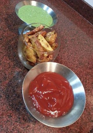 A picture of Aloo wedges.