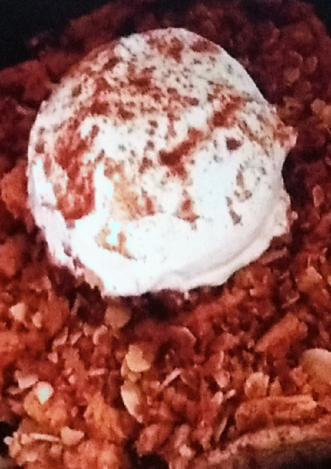Una foto de ¡Postre de manzana con galletas de miel TOSH!