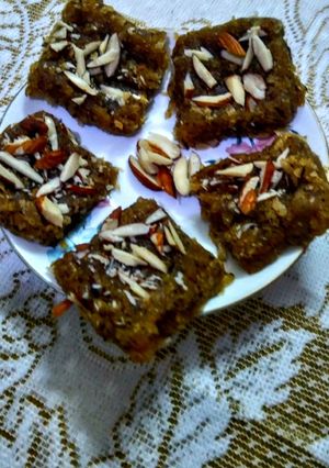 एप्पल कोकोनट बर्फी (Apple coconut Barfi recipe in Hindi) रेसिपी मुख्य फोटो