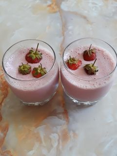 عکسی از دستور اسموتی توت فرنگی