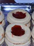 Galletas rellenas con mermelada de ciruela