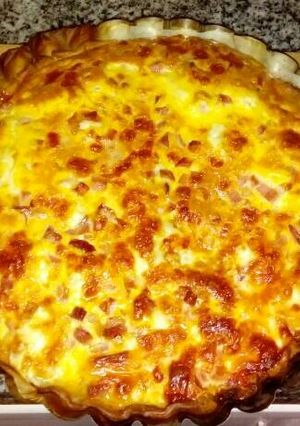 Una foto de Tarta de jamón, queso y panceta