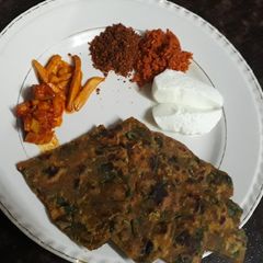 A picture of Multigrain Spinach Paratha.