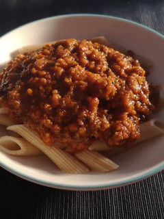 Una foto de Boloñesa vegana de zanahoria