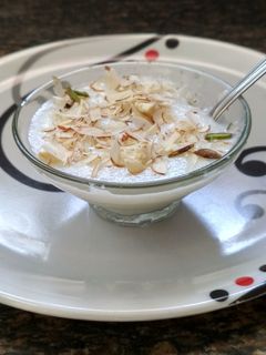 ખીર (Kheer Recipe In Gujarati) રેસીપી મુખ્ય ફોટો