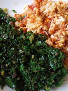 A picture of Fried Eggs with Spinach.