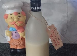 Una foto de Licor de chocolate blanco 💞