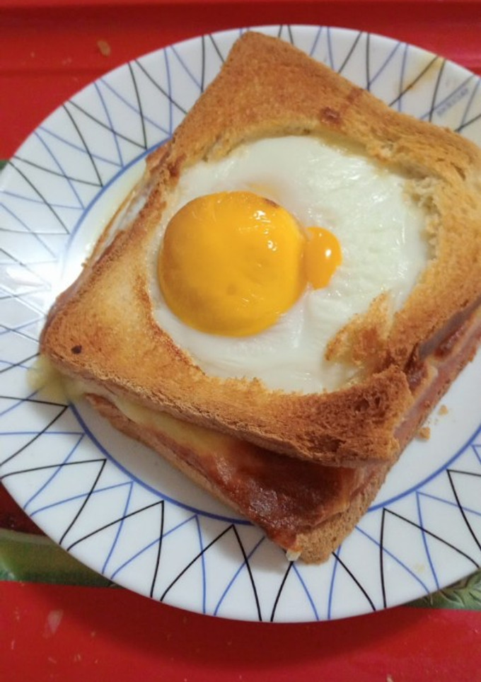 Una foto de Sándwich con huevo 🥚(en freidora de aire)