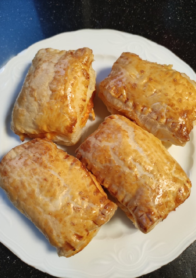 Una foto de Empanadillas de atún con hojaldre