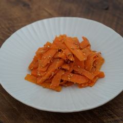 A picture of Carrot Gomamiso Kinnpira - Japanese #vegan.