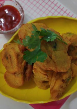 A picture of Batata vada.
