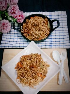 চিকেন চাওমিন (chicken Chow mein recipe in Bengali) রেসিপির প্রধান ছবি