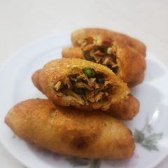 A picture of Chicken bread Roll.