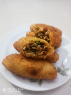 A picture of Chicken bread Roll.