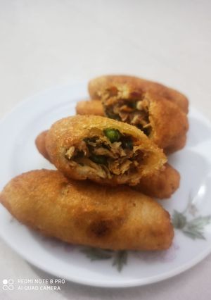 A picture of Chicken bread Roll.