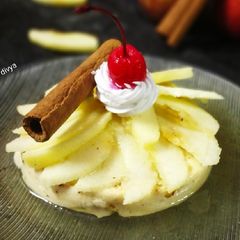 Steamed apple Cinnamon pie A picture of Steamed apple Cinnamon pie.