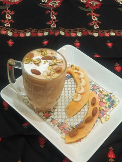 A picture of Shahi musk melon milk shake.