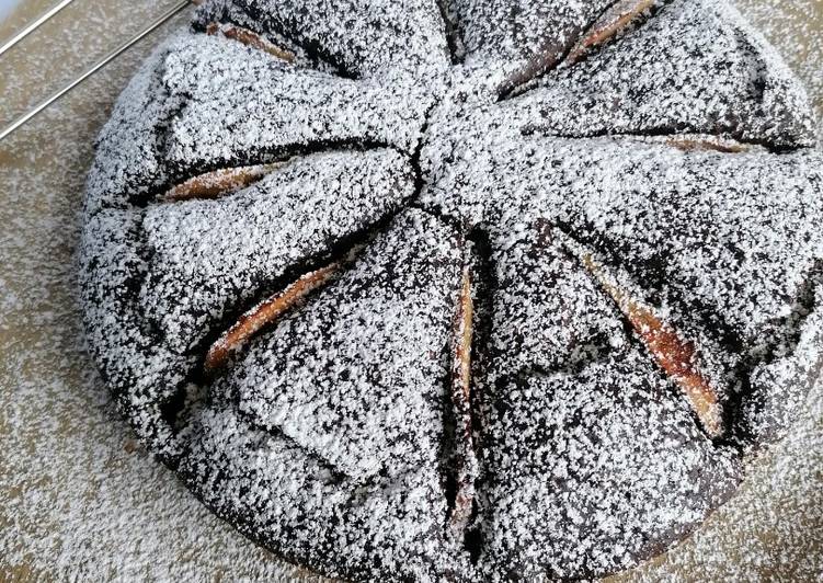 Torta al cacao con pere senza uova