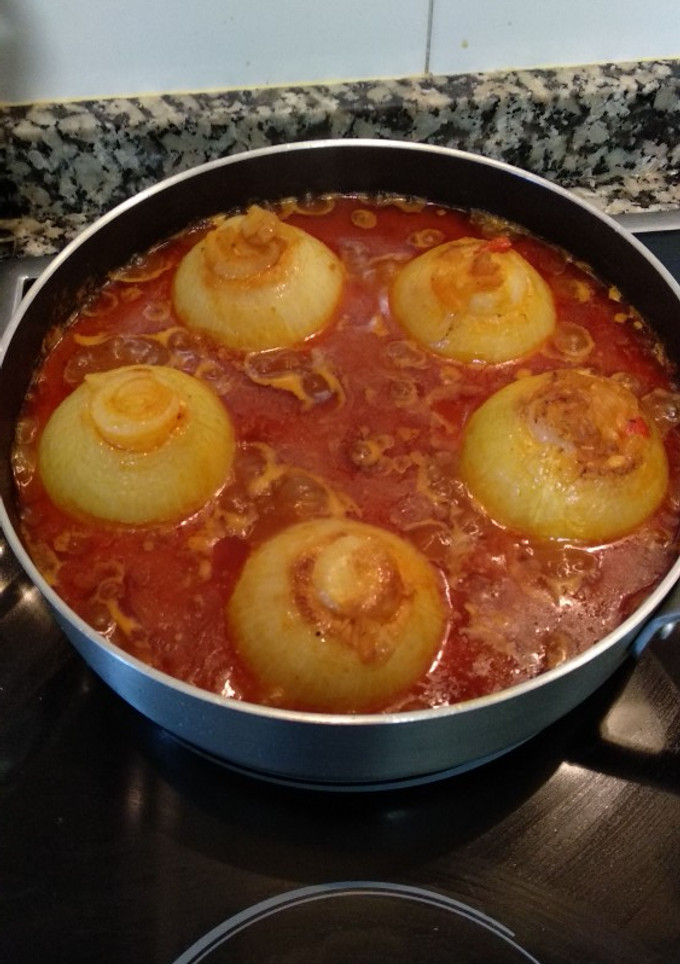 Una foto de Cebollas rellenas atún