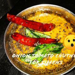 A picture of Onion tomato chutney.