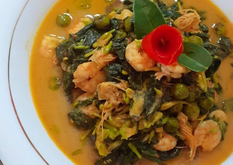 Sayur Manado Daun Ubi dan Bunga Pepaya