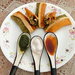 A picture of Tricolour crispy pockets with tricolour filling.
