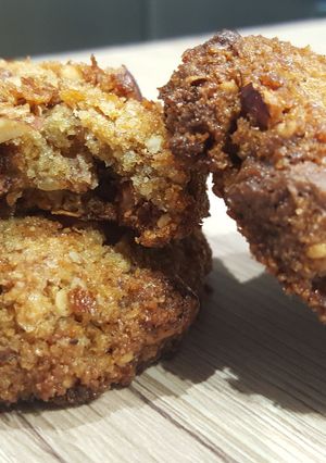 Une photo de Cookies noisettes et pralinoise zéro déchet (au pain dur)