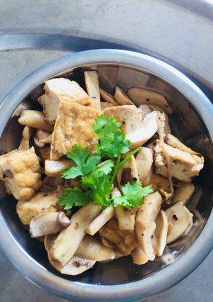 Hình của món Nấm đùi gà kho (chay).