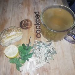 Jaggery lime tea A picture of Jaggery lime tea.