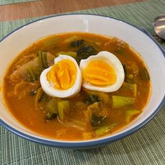 A picture of Kimchi soup / a way to consume your old sour kimchi.