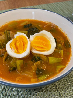 A picture of Kimchi soup / a way to consume your old sour kimchi.