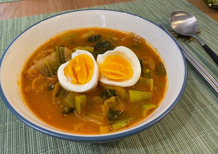 Recipe of Award-winning Kimchi soup / a way to consume your old sour kimchi