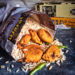 A picture of Aloo chop Muri,Kolkata street food.
