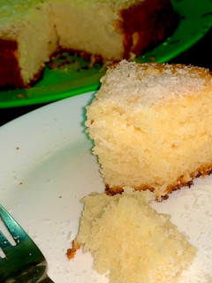 தேங்காய் கேக் (Thenkaai cake recipe in tamil) செய்முறை முக்கிய புகைப்படம்