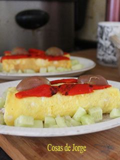 Una foto de Brazo de gitano de ensaladilla con pepino