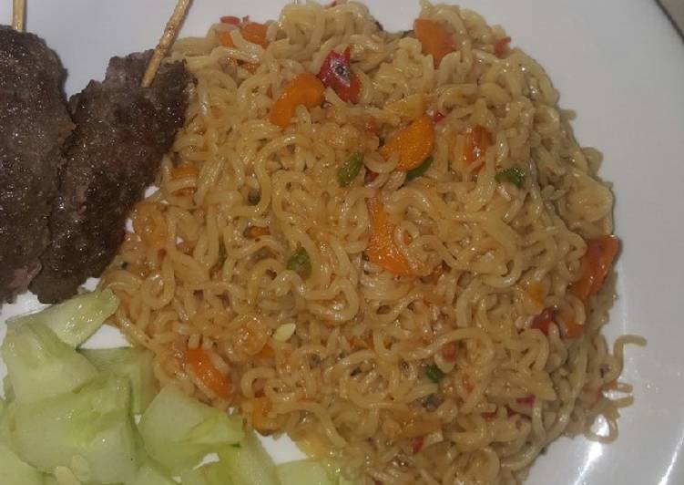 Veggie noodles with minced beef sticks