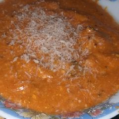 A picture of Red mayo chicken.