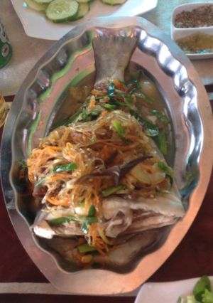 Hình của món Cá bò giấy hấp ngủ liểu.