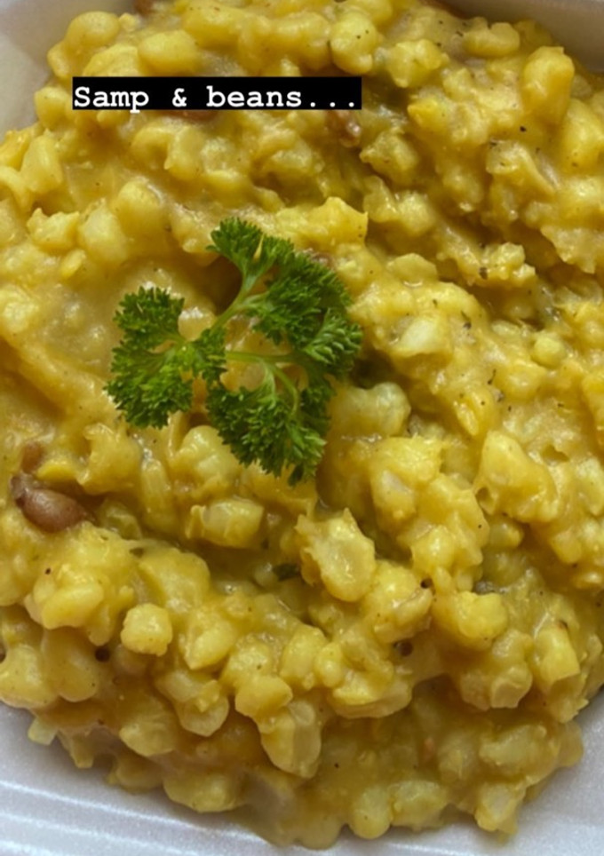 A picture of Creamy Samp & beans.