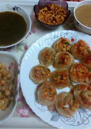 A picture of Gol gappay 😋👍.