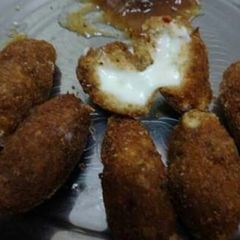 A picture of Cheese fritters.