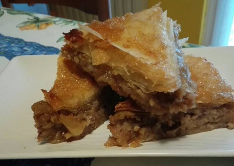 Placinta con le mele e noci con pasta fillo