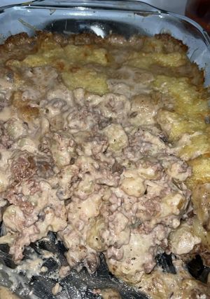 A picture of Mushroom Swiss Burger Cassarole.