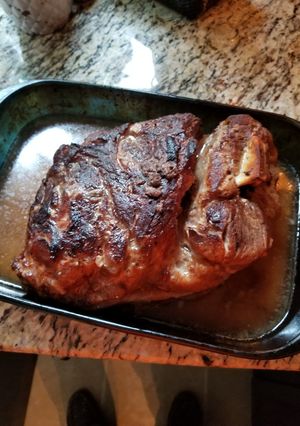 Una foto de Pierna de Cerdo al horno