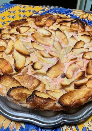 Une photo de Flan aux pommes, pralines roses et lait fermenté