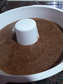 Una foto de Flan fit de avena y chocolate sin horno y vegetariano