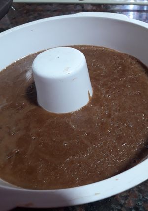 Una foto de Flan fit de avena y chocolate sin horno y vegetariano