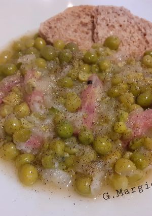 Foto di Piselli freschi con soppressata lucana